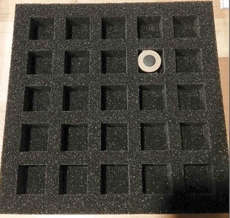 https://ecpplastictrays.com/wp-content/uploads/2020/01/Black_25_Cavity_Foam_Tray.jpg